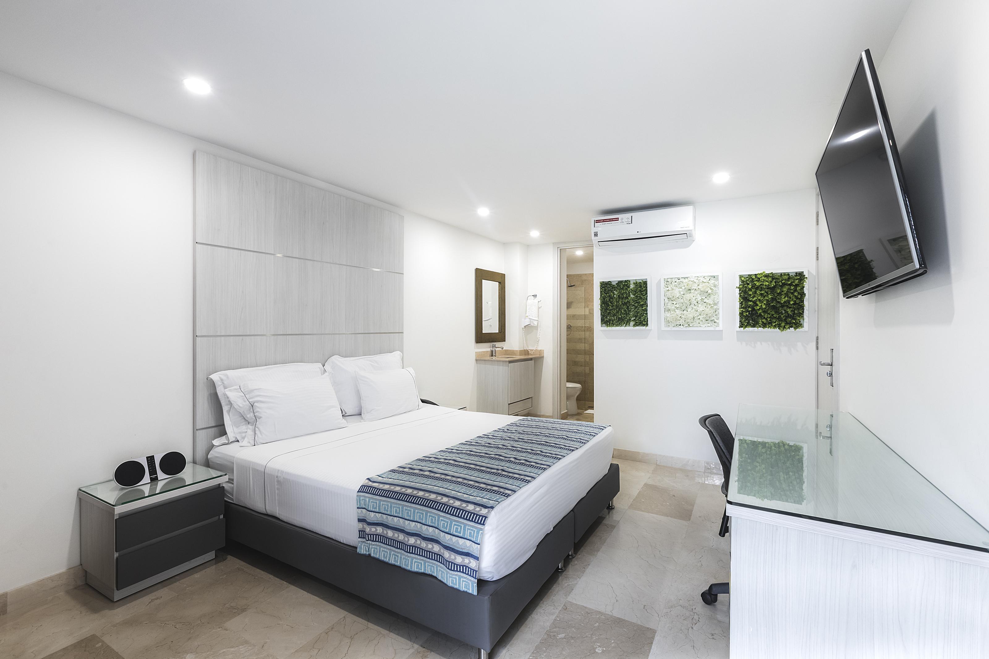 Hotel Madeiro Medellin Bagian luar foto