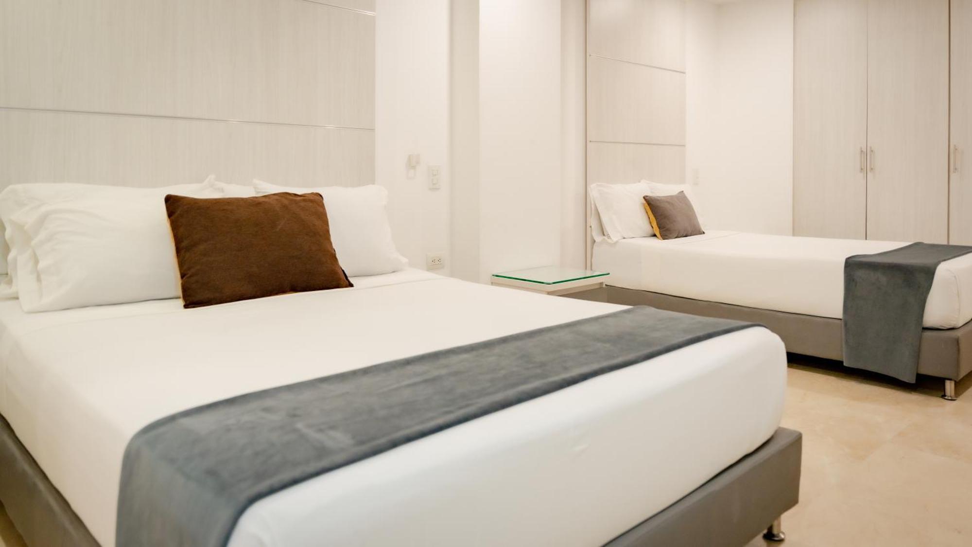 Hotel Madeiro Medellin Bagian luar foto